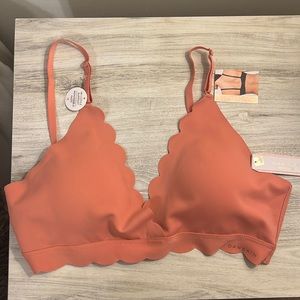 DANSKIN Comfy Cute Scalloped Bra